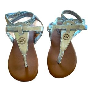 MICHAEL Kors Girls Silver Strappy Flat Sandal SZ 7